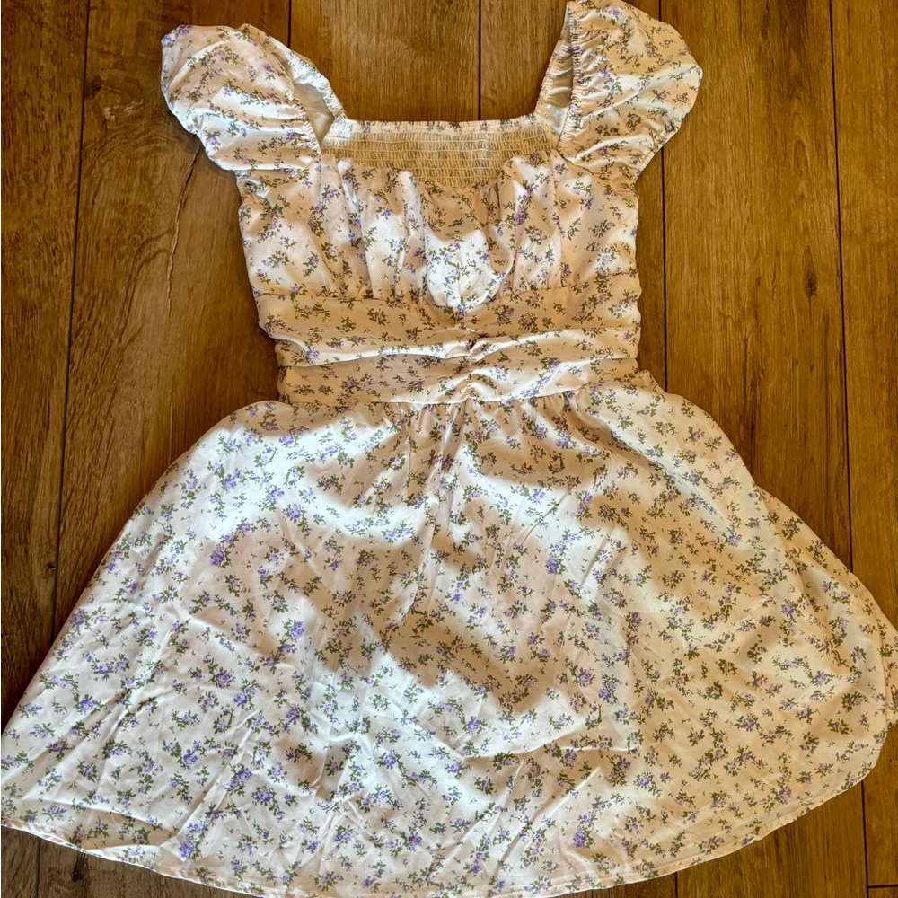 Women’s Cream Floral Puff-Sleeve Dress